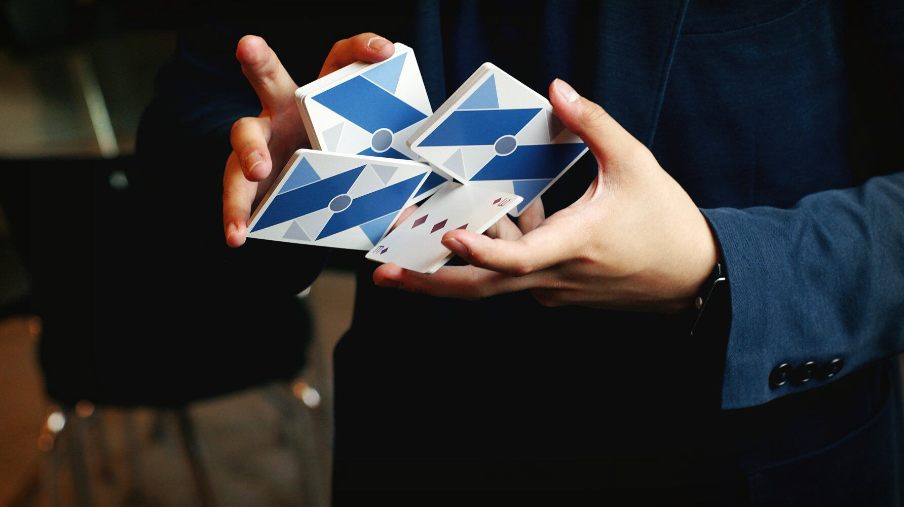 PLIKHE V2 Playing cards Packet Cuts Cardistry
